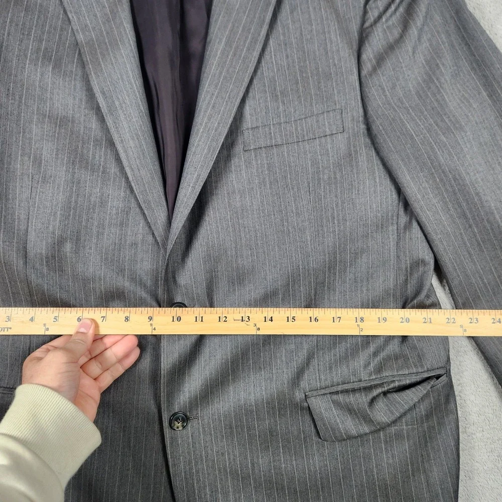 Jos. A. Bank Traveler Wool Blazer Mens 46L Grey Pinstripe Sport Coat Two Button